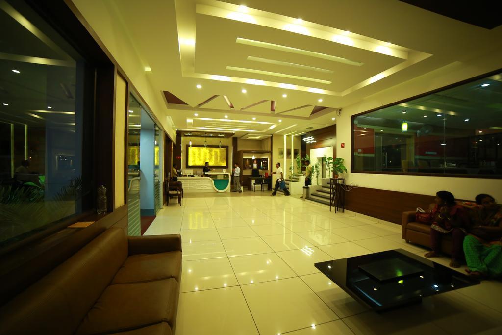 Qik Stay @ S.K. Continental Мисор Екстериор снимка