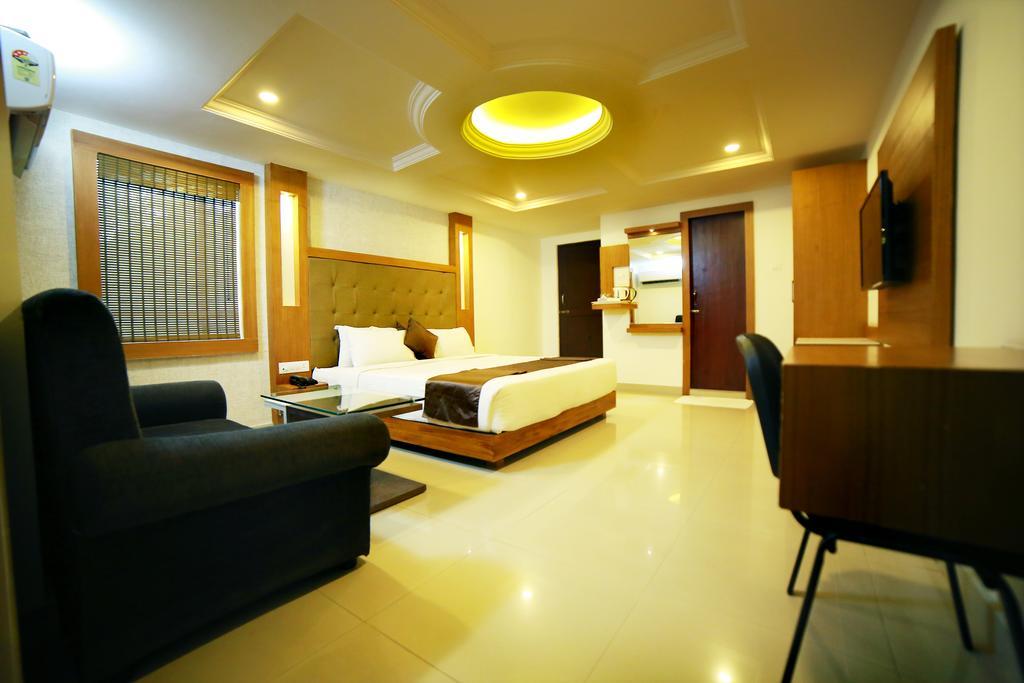 Qik Stay @ S.K. Continental Мисор Екстериор снимка